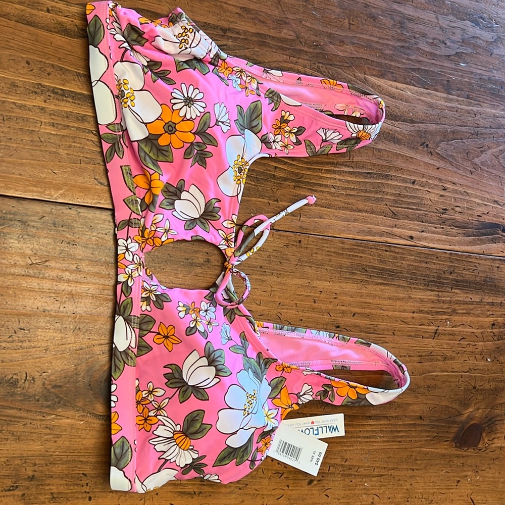 NWT Wallflower Pink Floral Bikini Top Size XL